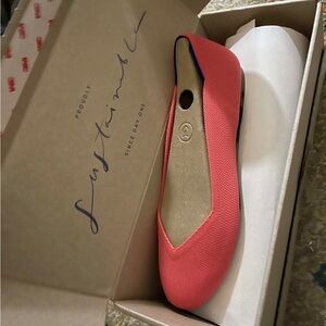 Women's Rothy’s flats 
Peach color, 
Coral  Flats